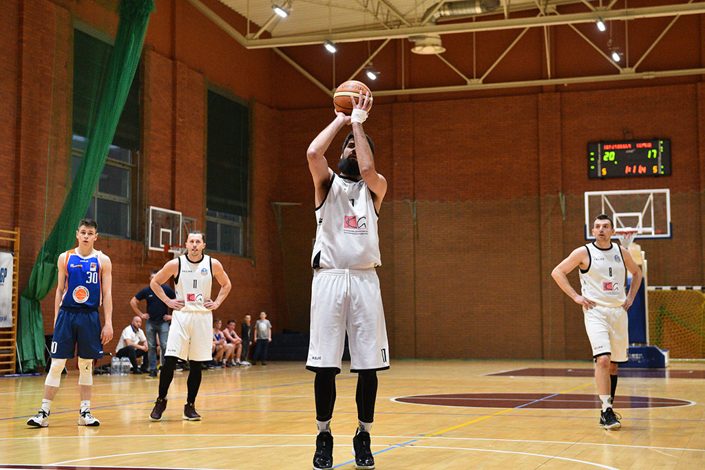 Basket Legnica zdecydowanie wygrywa z UKS SMS Karpacz