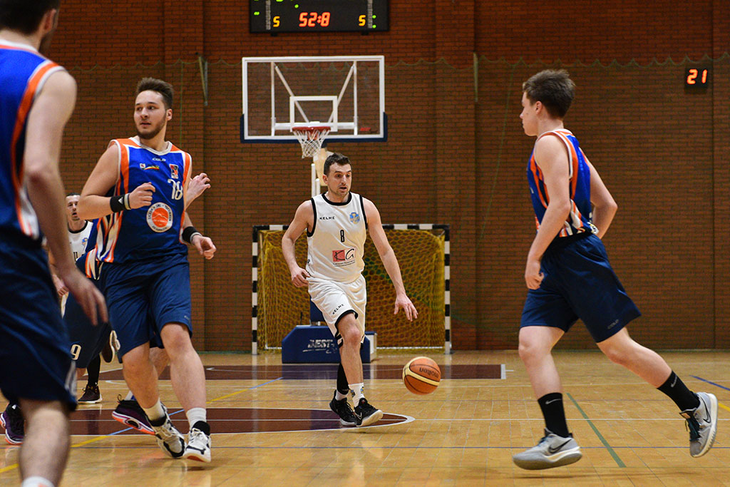 Basket Legnica zdecydowanie wygrywa z UKS SMS Karpacz