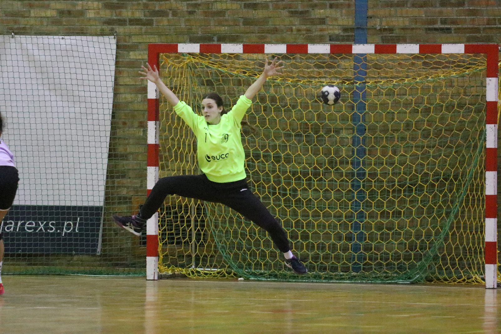 Juniorki UKS Dziewiątki Legnica przegrywają z juniorkami Egiptu