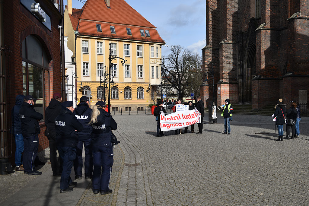 Protestowali przeciwko działaniom Światowej Organizacji Zdrowia