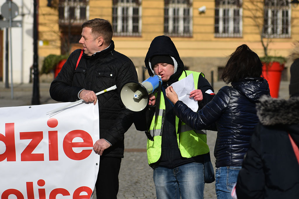 Protestowali przeciwko działaniom Światowej Organizacji Zdrowia