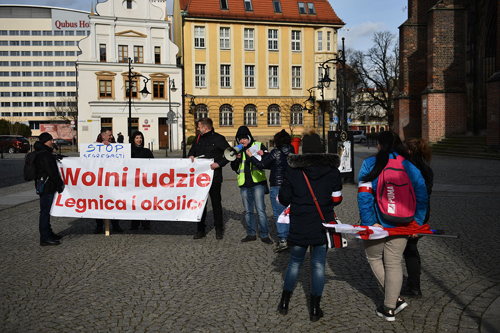 Protestowali przeciwko działaniom Światowej Organizacji Zdrowia