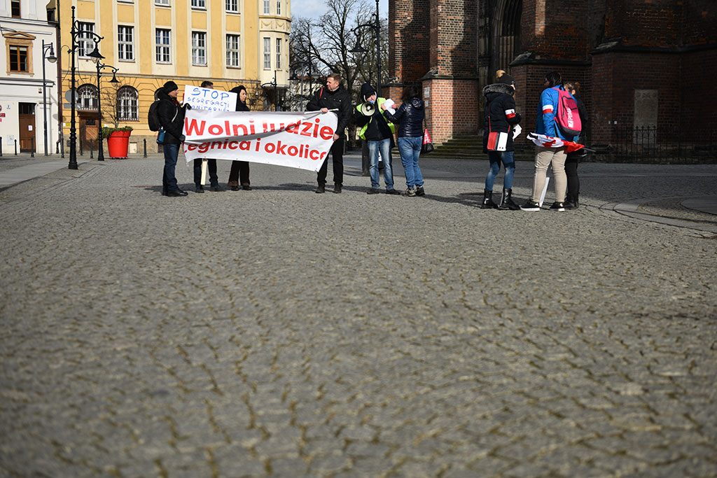 Protestowali przeciwko działaniom Światowej Organizacji Zdrowia