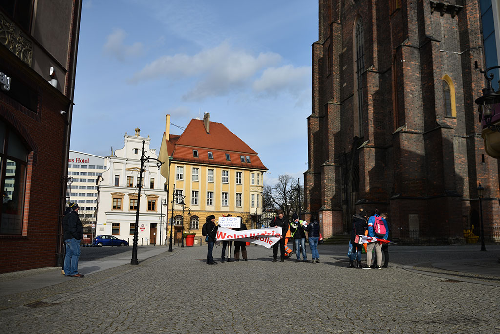 Protestowali przeciwko działaniom Światowej Organizacji Zdrowia