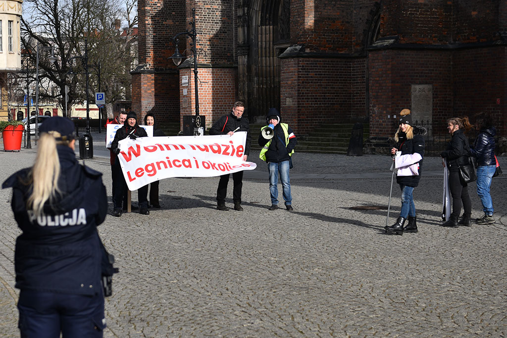 Protestowali przeciwko działaniom Światowej Organizacji Zdrowia