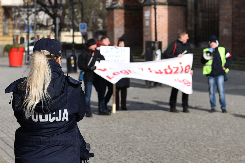 Protestowali przeciwko działaniom Światowej Organizacji Zdrowia