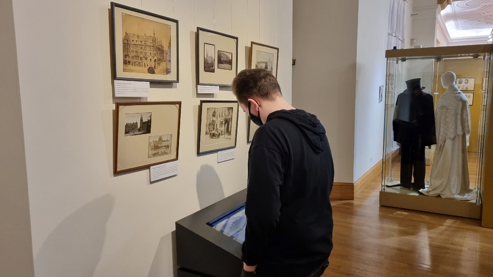 W dawnym atelier. Dzieje fotografii w Legnicy 1839–1939