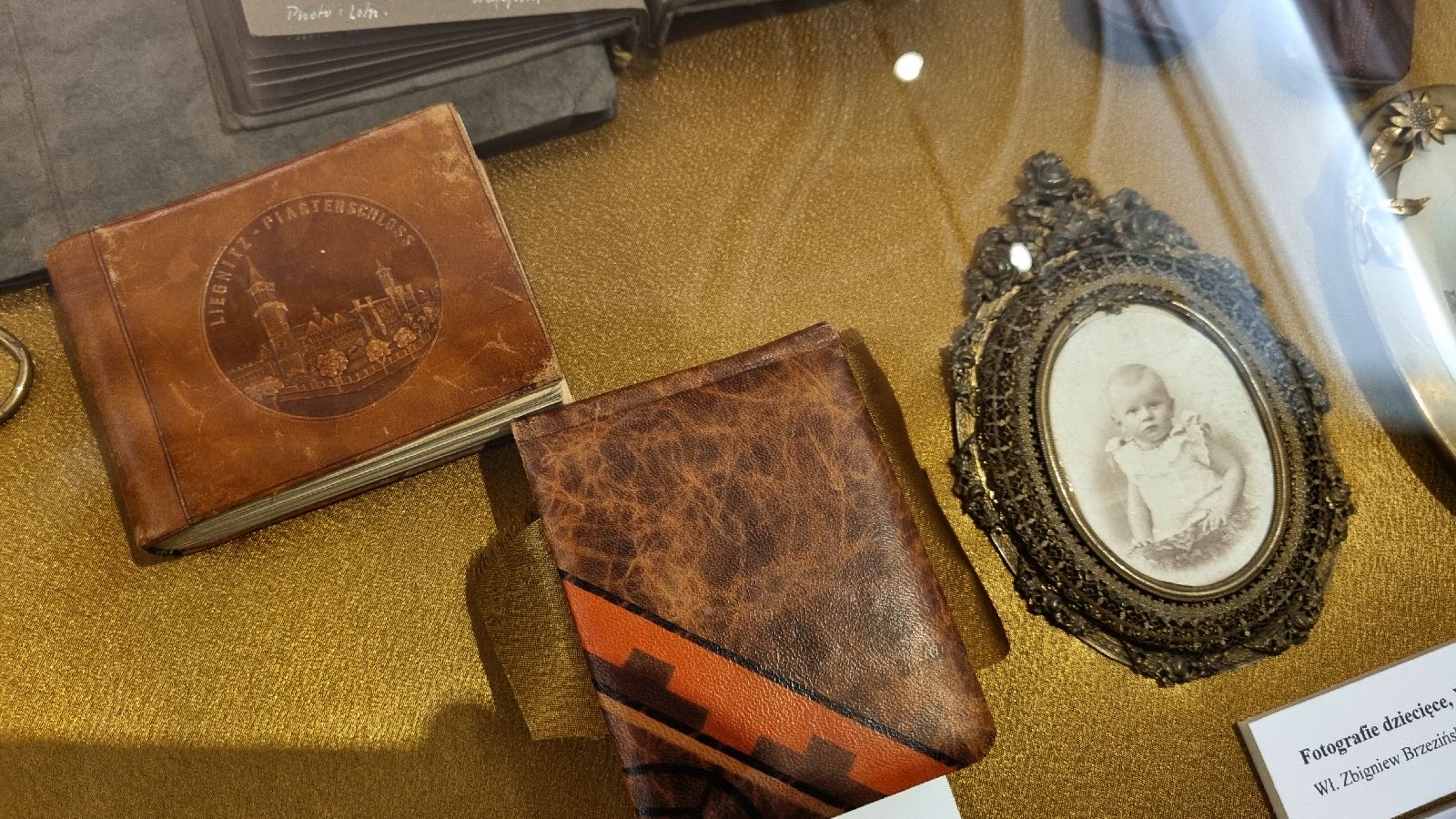 W dawnym atelier. Dzieje fotografii w Legnicy 1839–1939