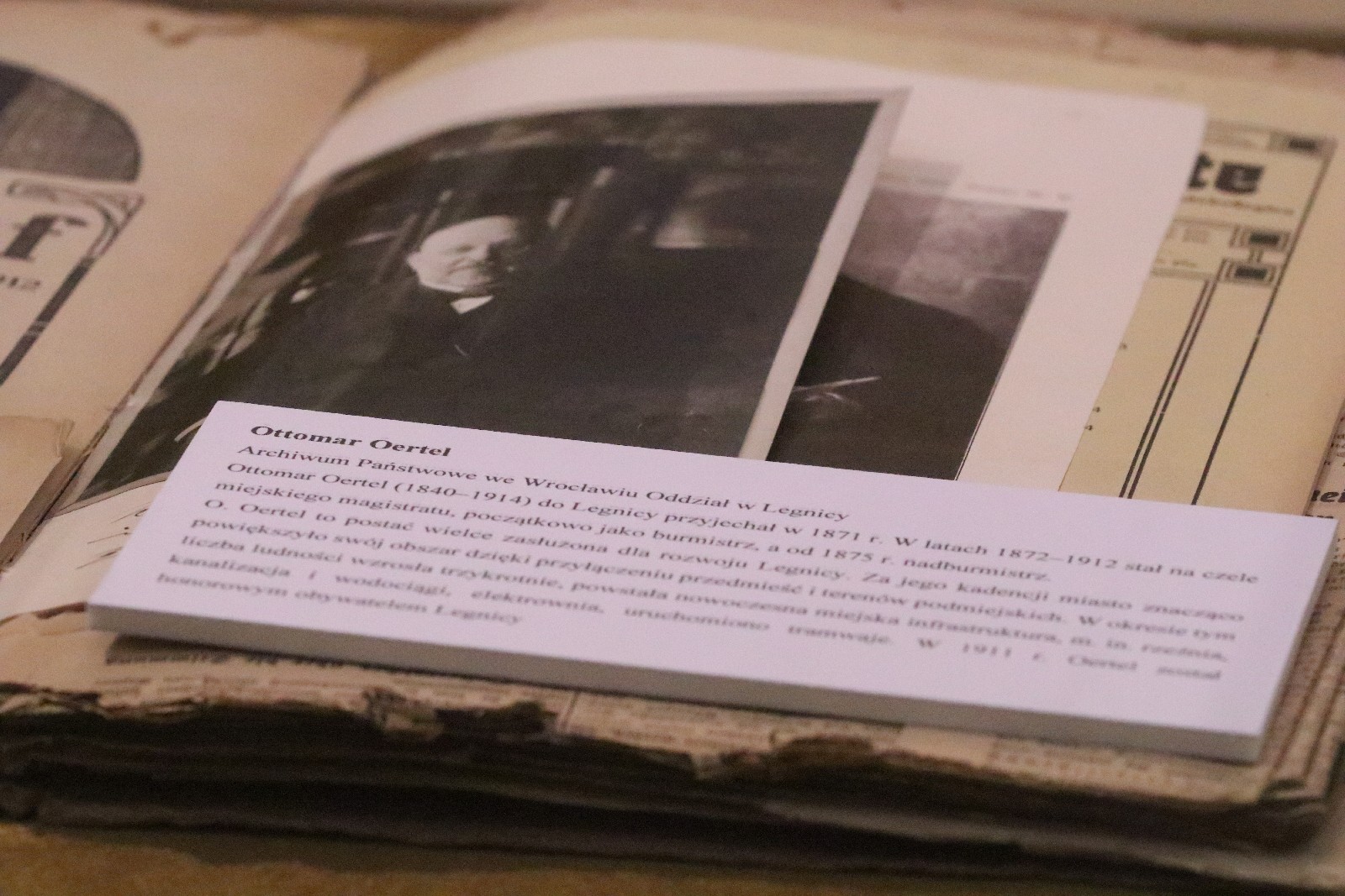 W dawnym atelier. Dzieje fotografii w Legnicy 1839–1939