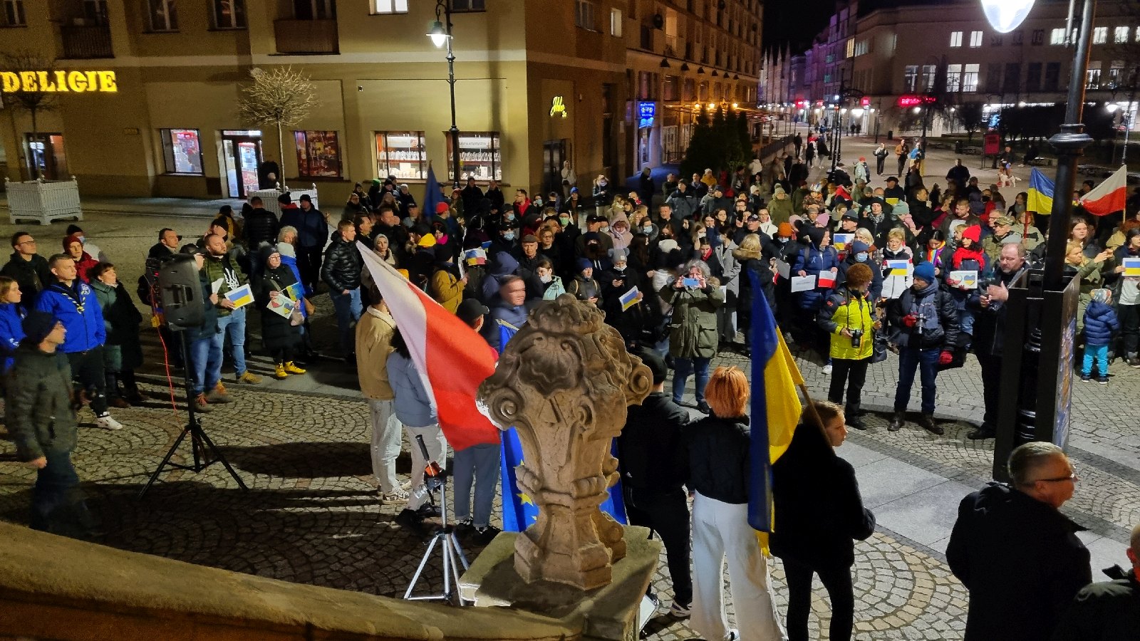 Wiec poparcia dla Ukrainy, która stanęła w obliczu wojny