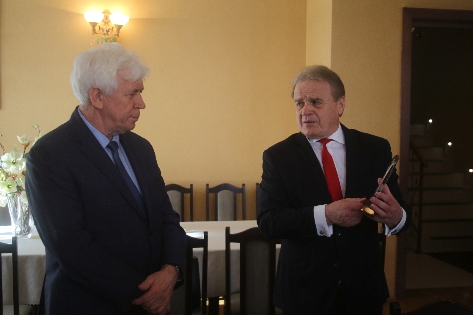Koledzy samorządowcy pożegnali odwołanego wójta gminy Kunice
