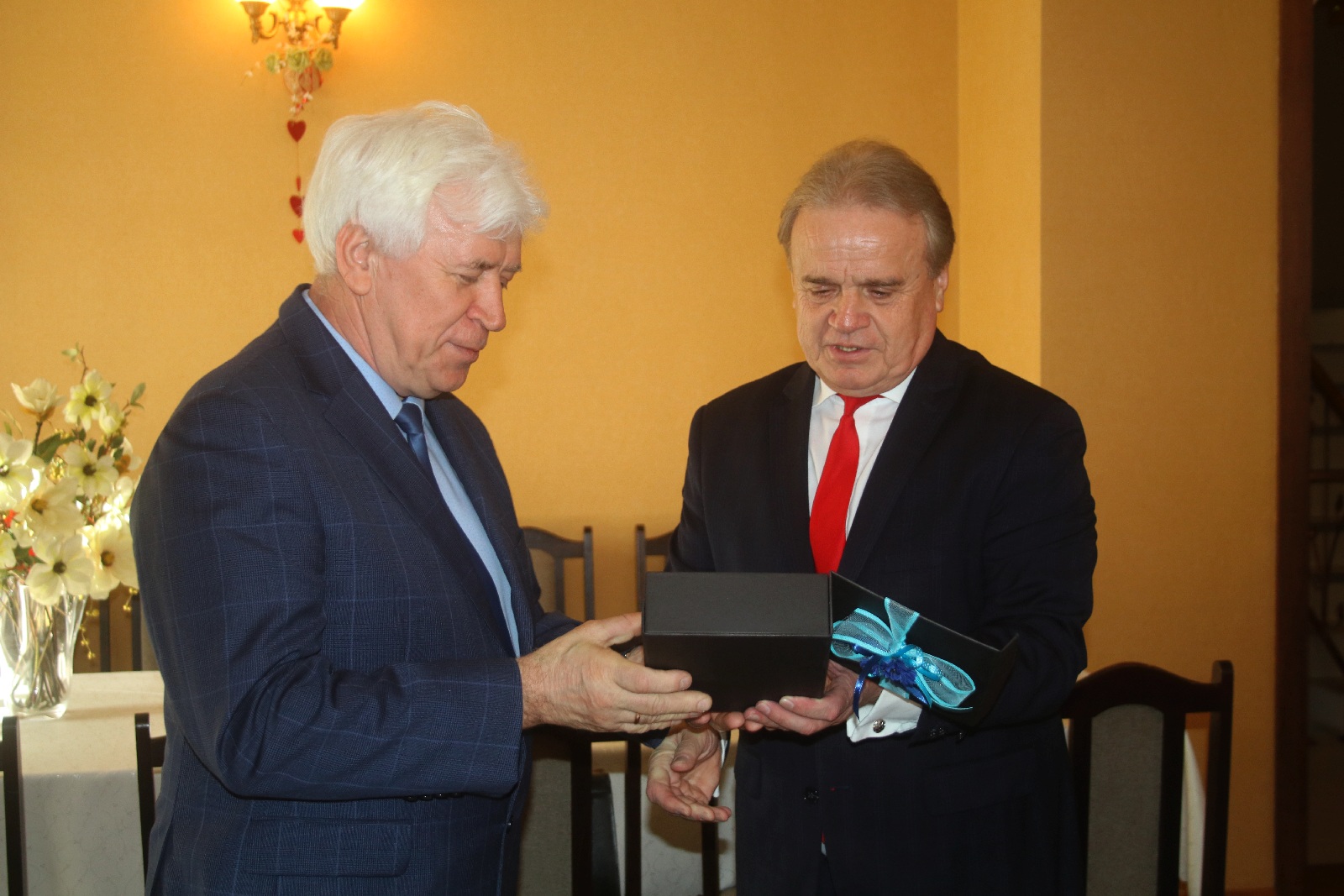 Koledzy samorządowcy pożegnali odwołanego wójta gminy Kunice