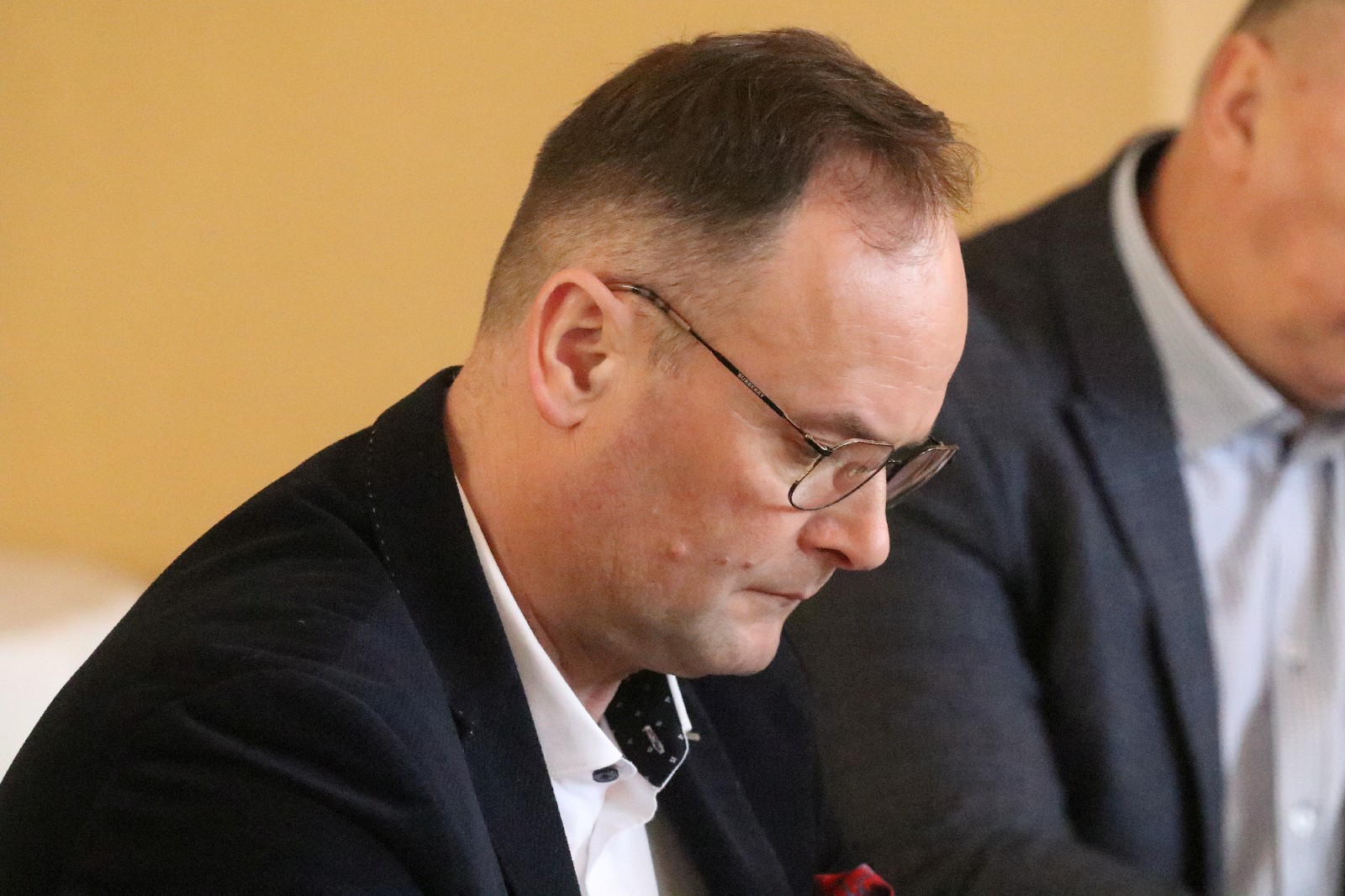 Koledzy samorządowcy pożegnali odwołanego wójta gminy Kunice