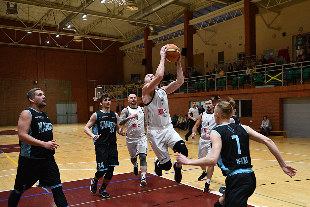 Onlajnersi Kangoo Basket Gorzów wygrali po dogrywce z Basketem