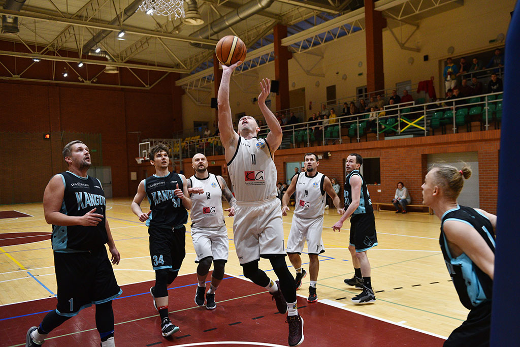 Onlajnersi Kangoo Basket Gorzów wygrali po dogrywce z Basketem