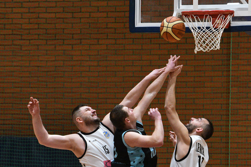 Onlajnersi Kangoo Basket Gorzów wygrali po dogrywce z Basketem