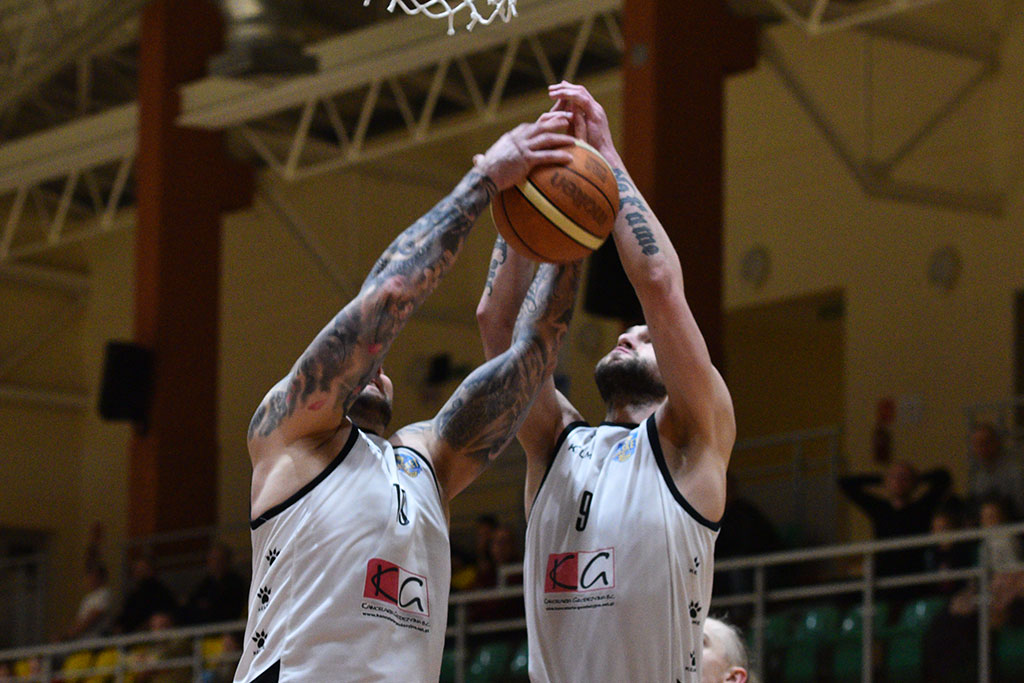 Onlajnersi Kangoo Basket Gorzów wygrali po dogrywce z Basketem