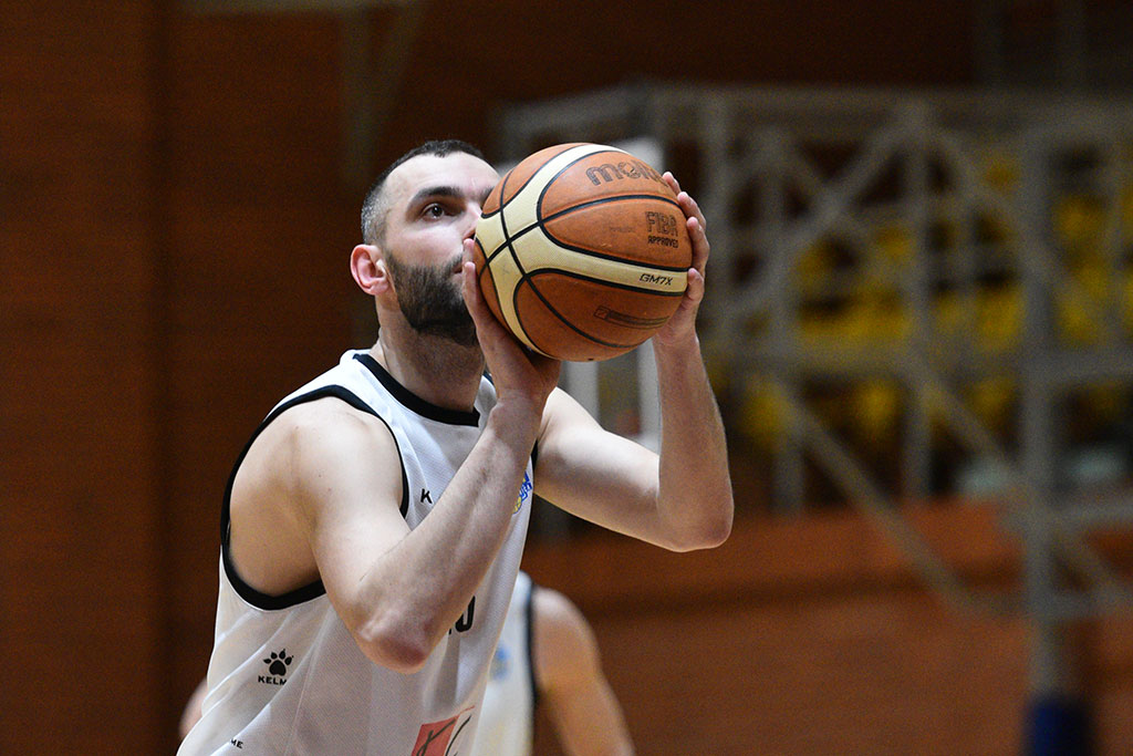 Onlajnersi Kangoo Basket Gorzów wygrali po dogrywce z Basketem