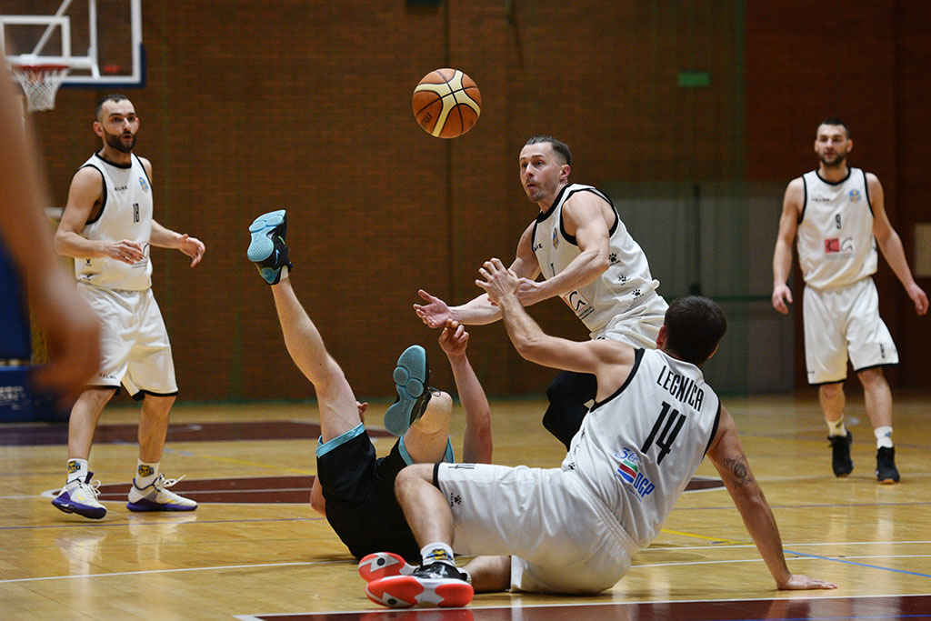 Onlajnersi Kangoo Basket Gorzów wygrali po dogrywce z Basketem
