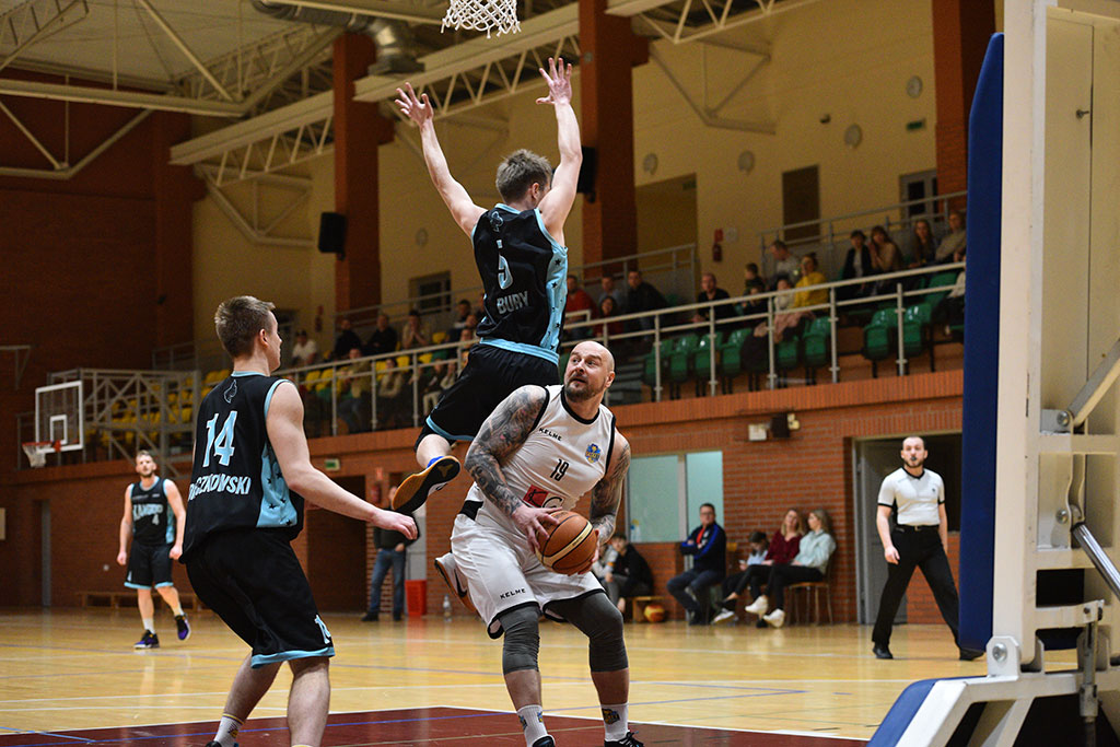 Onlajnersi Kangoo Basket Gorzów wygrali po dogrywce z Basketem