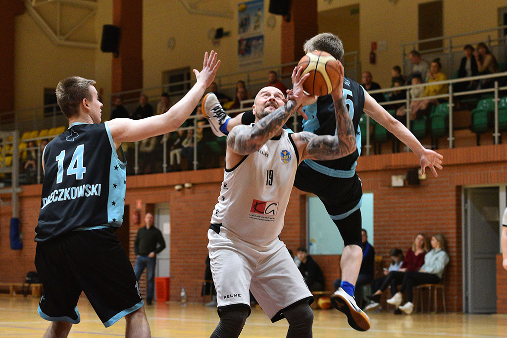 Onlajnersi Kangoo Basket Gorzów wygrali po dogrywce z Basketem