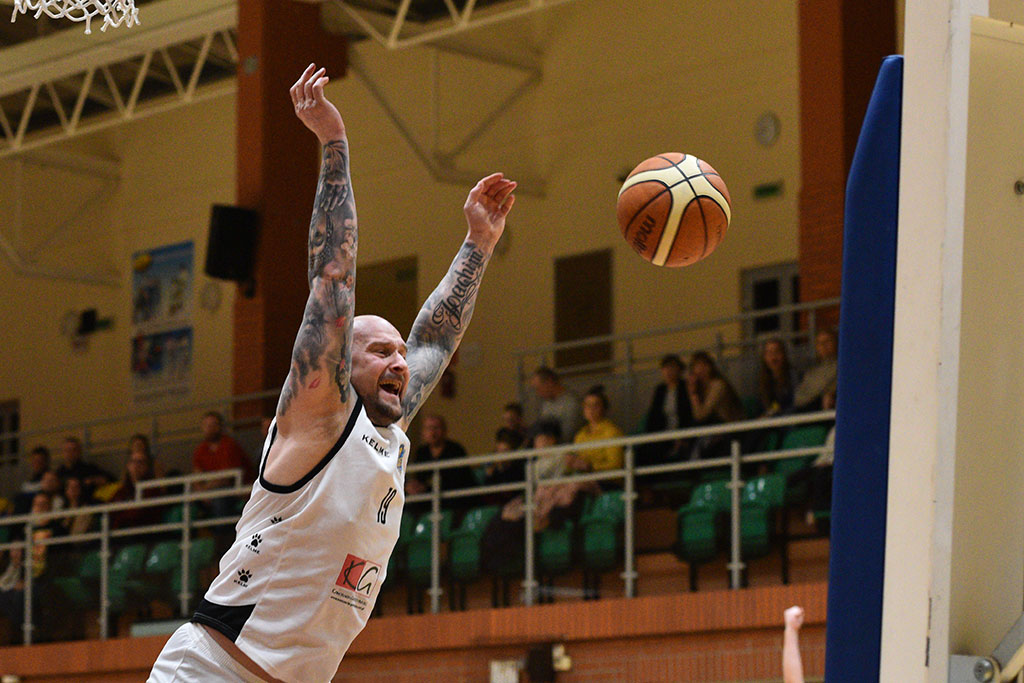 Onlajnersi Kangoo Basket Gorzów wygrali po dogrywce z Basketem