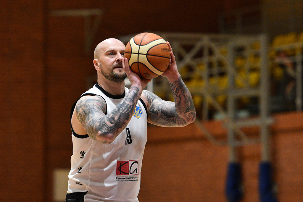 Onlajnersi Kangoo Basket Gorzów wygrali po dogrywce z Basketem