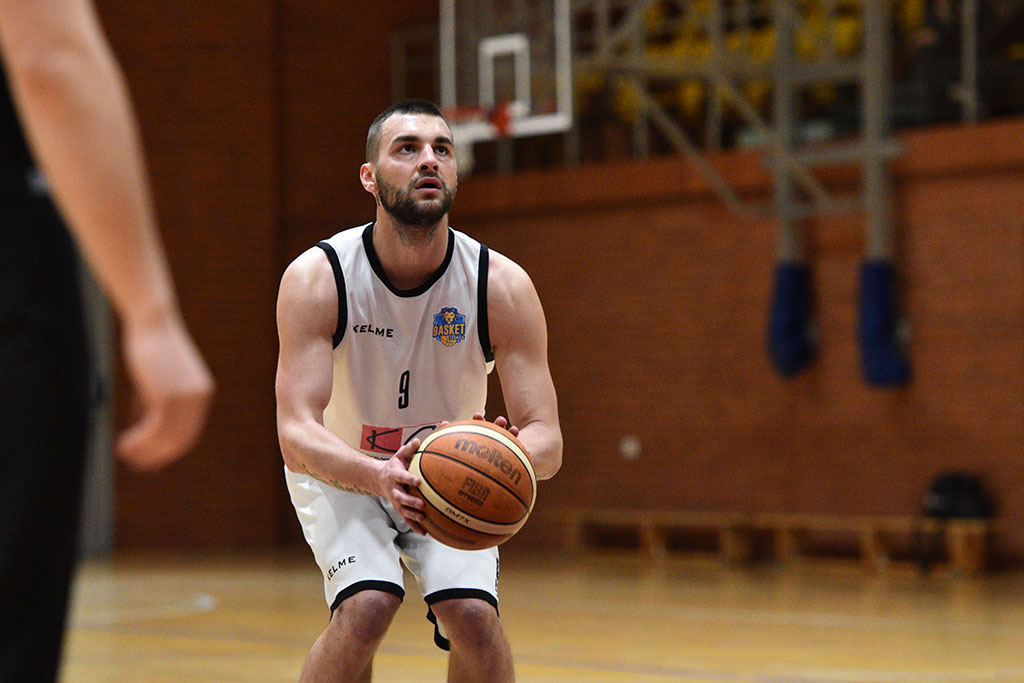 Onlajnersi Kangoo Basket Gorzów wygrali po dogrywce z Basketem