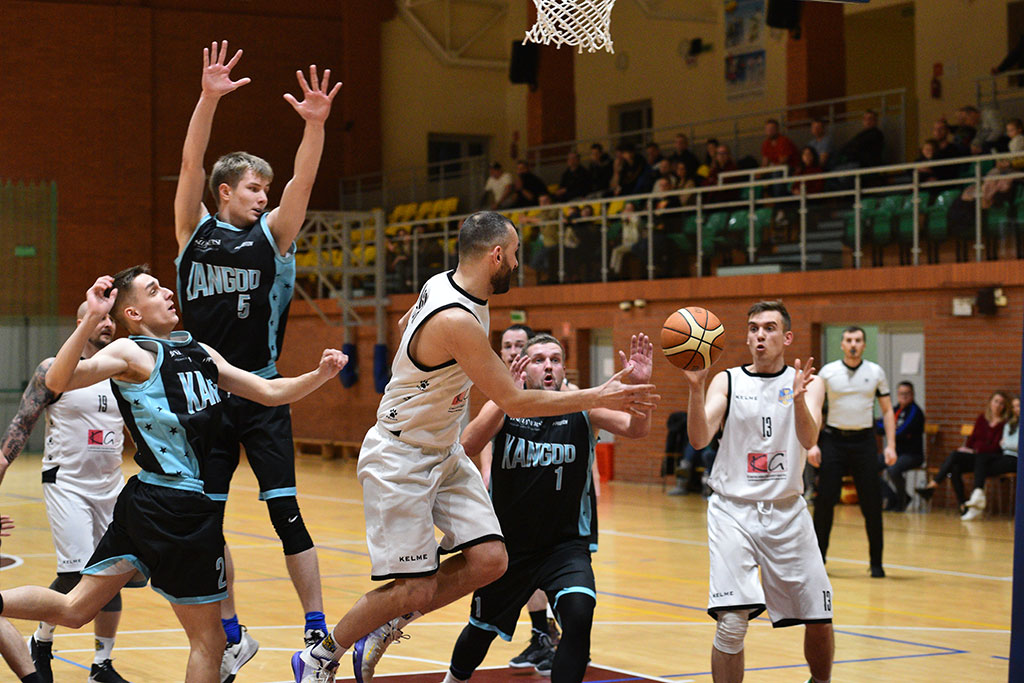 Onlajnersi Kangoo Basket Gorzów wygrali po dogrywce z Basketem