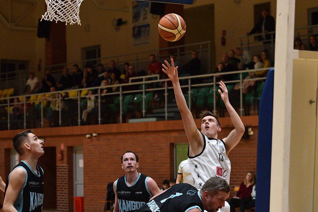 Onlajnersi Kangoo Basket Gorzów wygrali po dogrywce z Basketem