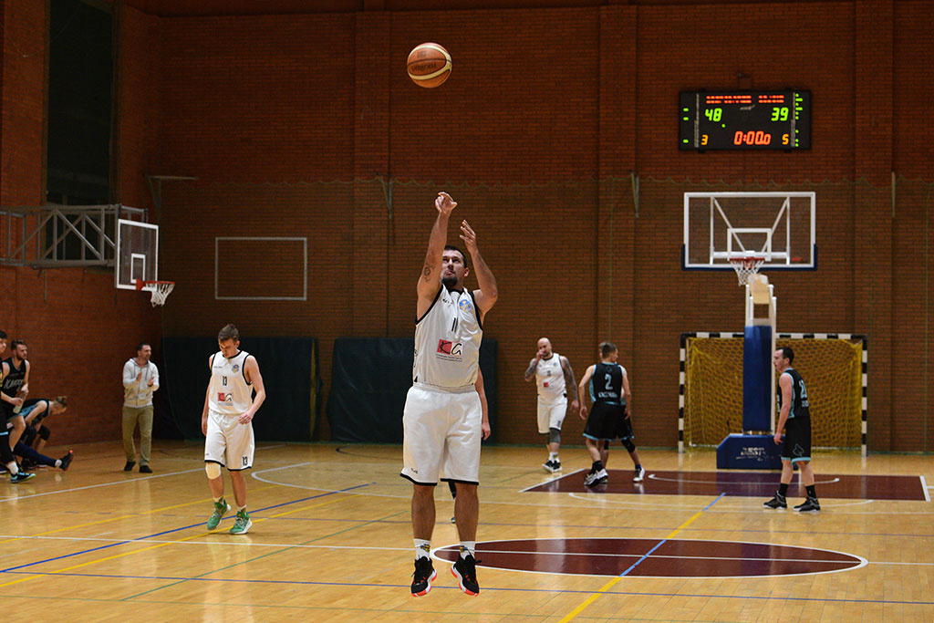 Onlajnersi Kangoo Basket Gorzów wygrali po dogrywce z Basketem