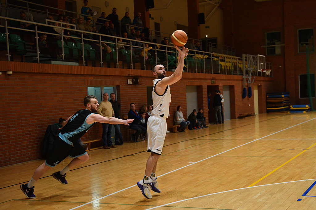 Onlajnersi Kangoo Basket Gorzów wygrali po dogrywce z Basketem