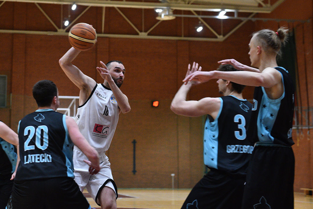 Onlajnersi Kangoo Basket Gorzów wygrali po dogrywce z Basketem