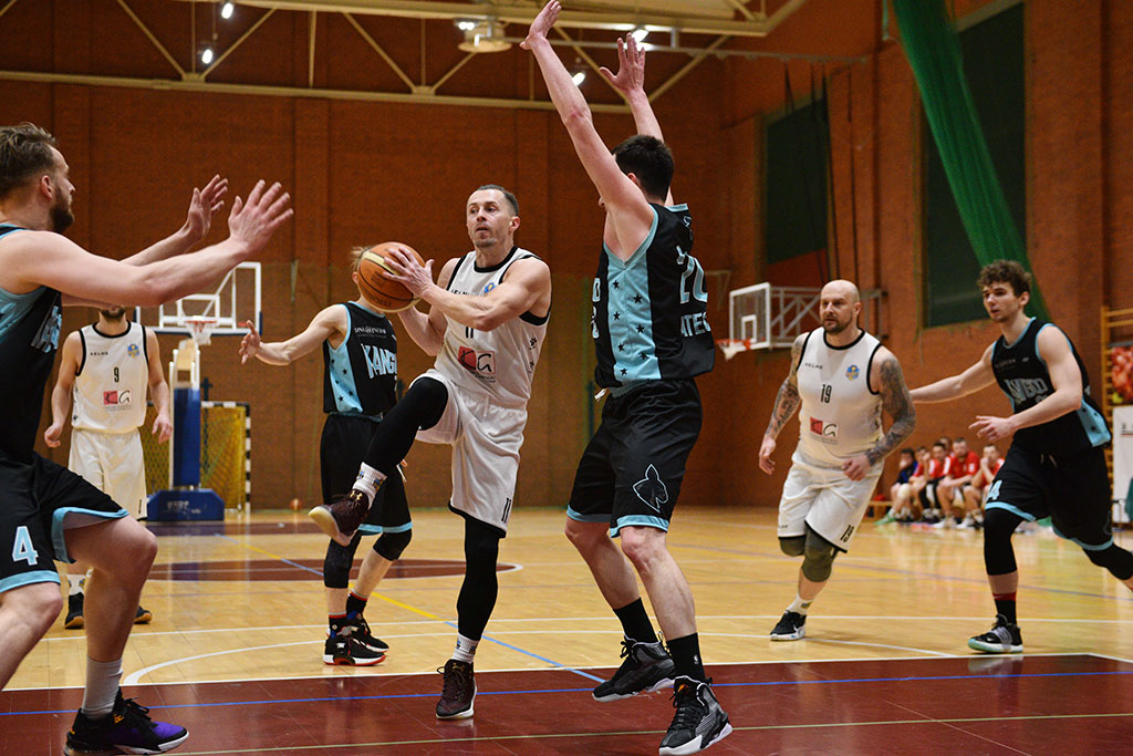 Onlajnersi Kangoo Basket Gorzów wygrali po dogrywce z Basketem