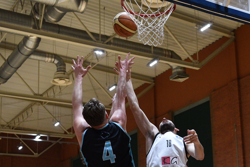 Onlajnersi Kangoo Basket Gorzów wygrali po dogrywce z Basketem
