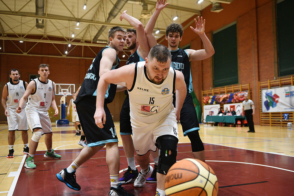 Onlajnersi Kangoo Basket Gorzów wygrali po dogrywce z Basketem