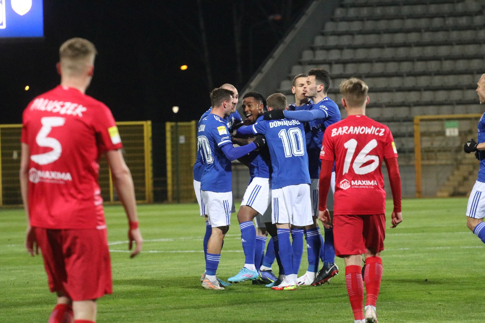 Bramki Caroliny i Mijuskovića dają Miedzi trzy punkty ze Skrą