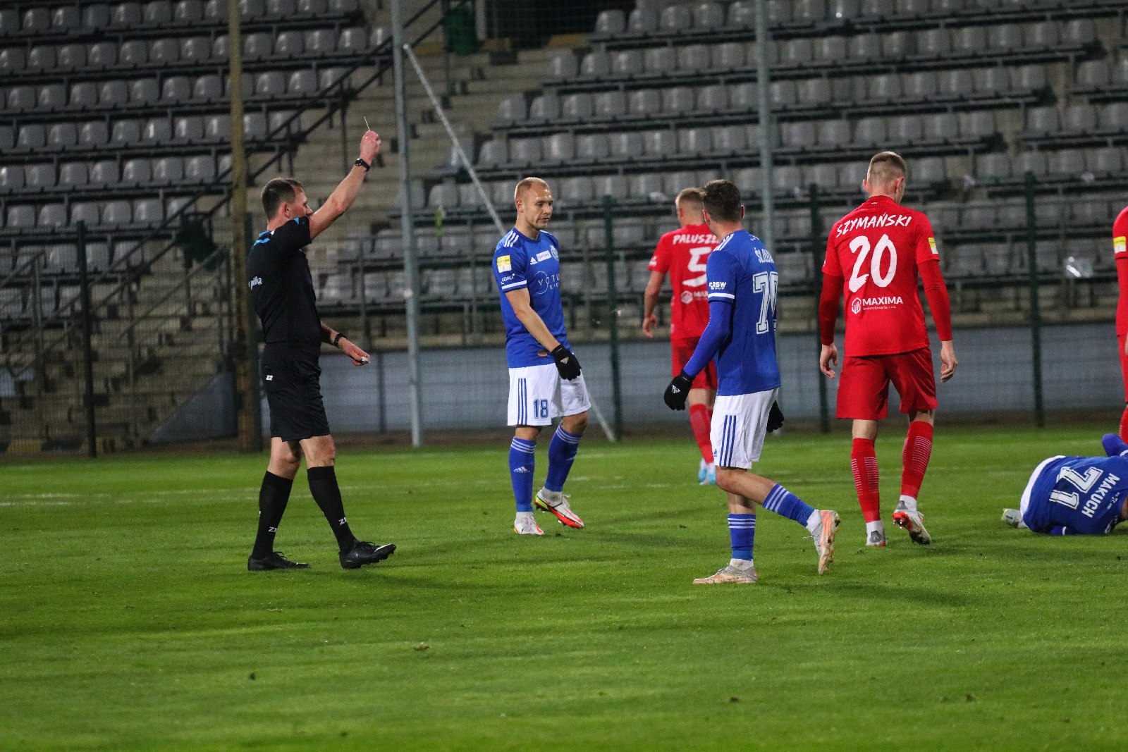 Bramki Caroliny i Mijuskovića dają Miedzi trzy punkty ze Skrą