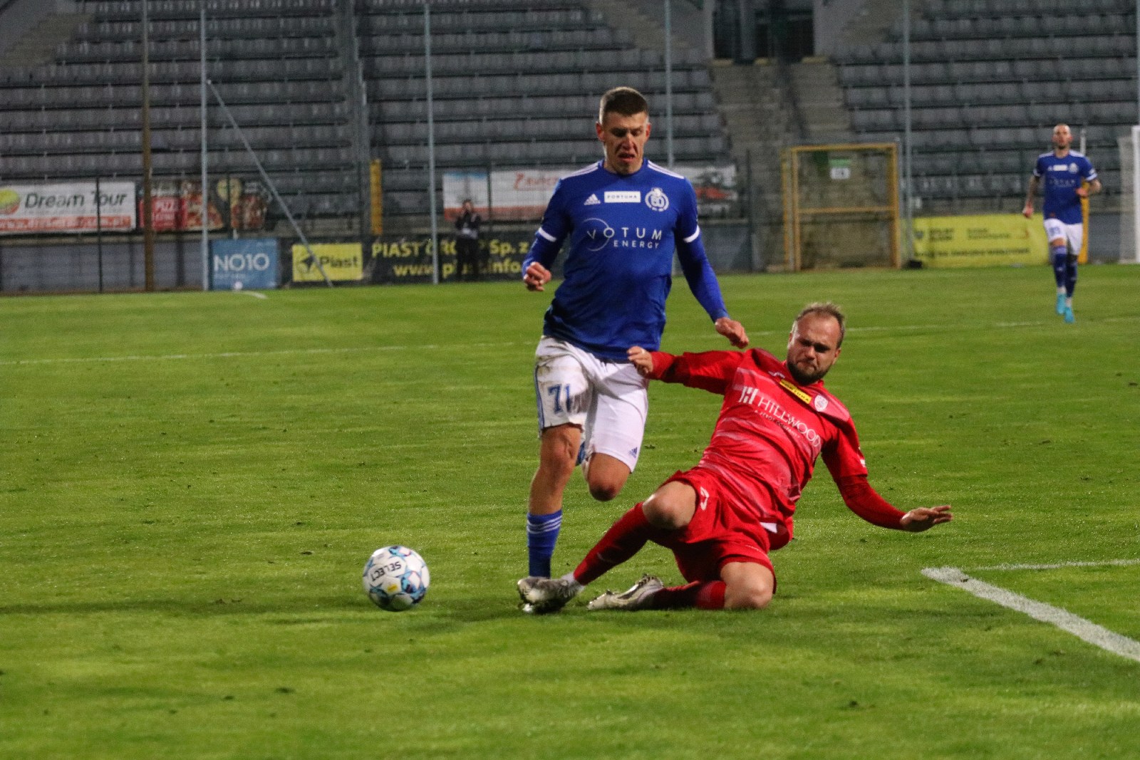 Bramki Caroliny i Mijuskovića dają Miedzi trzy punkty ze Skrą