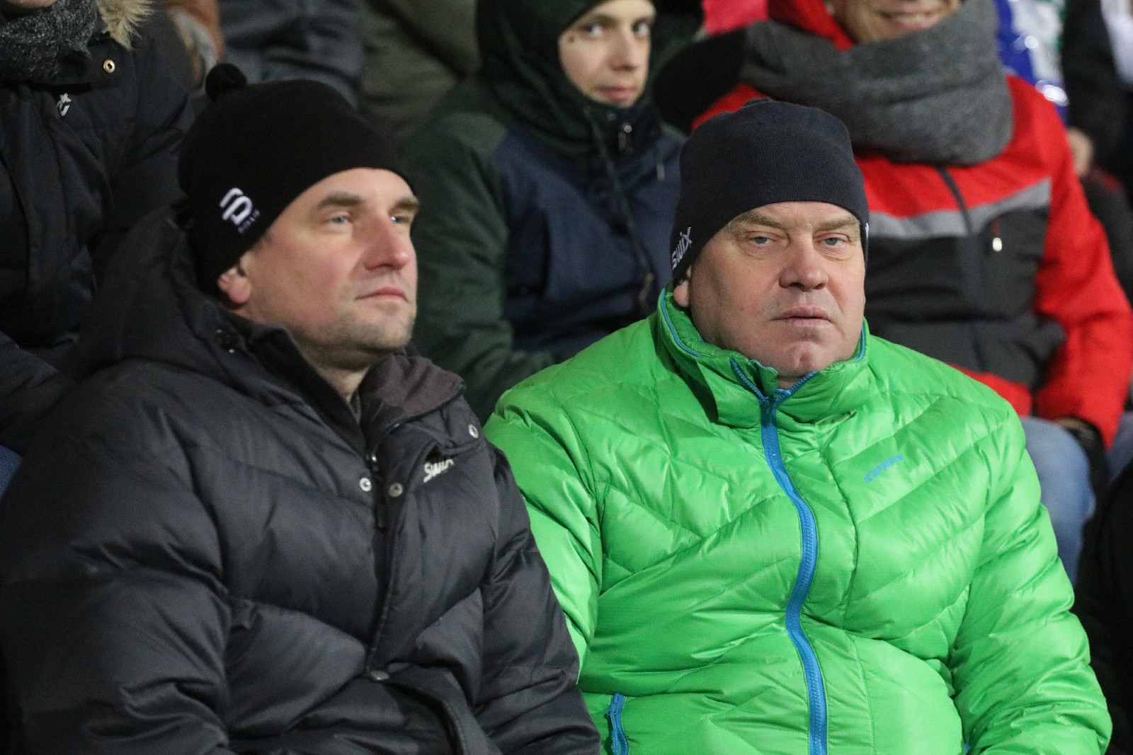 Mimo mroźnej pogody licznie zgromadzeni kibice wsparli Miedź