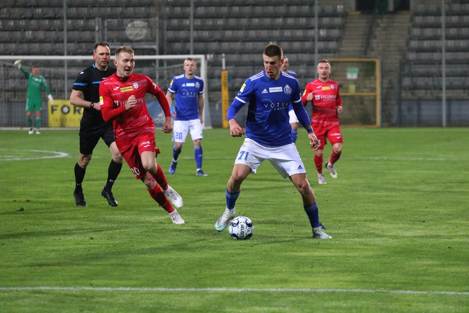 Bramki Caroliny i Mijuskovića dają Miedzi trzy punkty ze Skrą