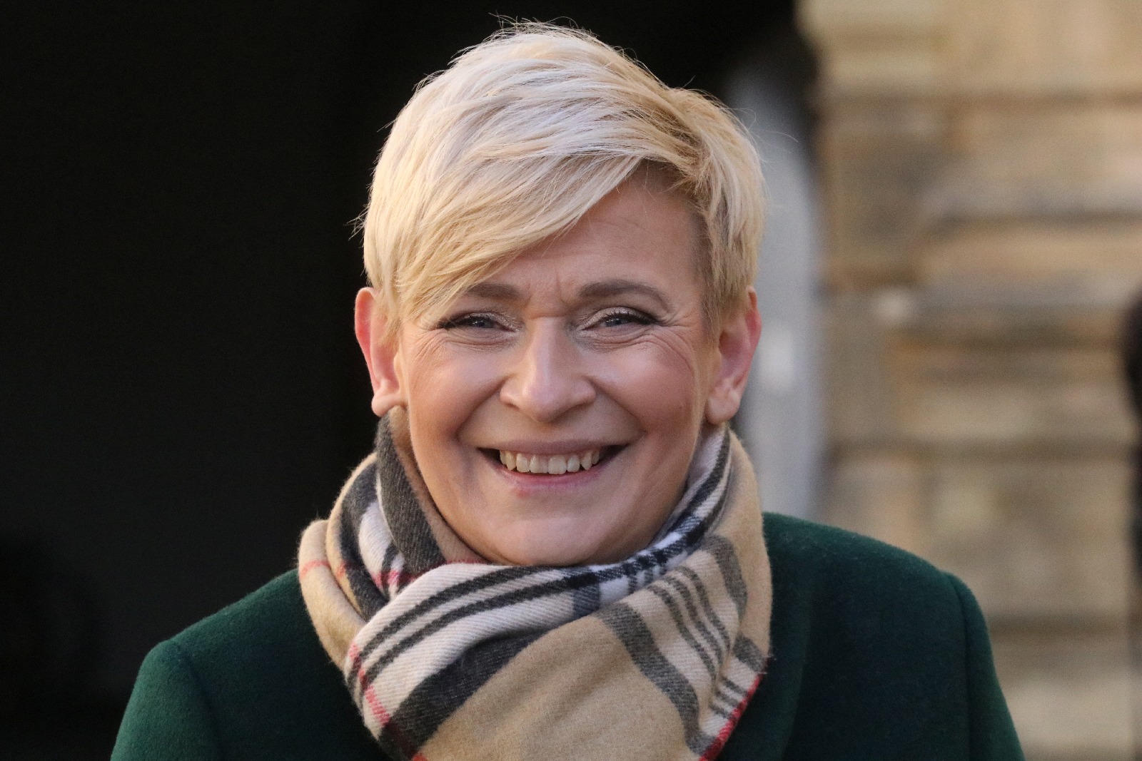 Przekazanie czterech karetek dla legnickiego pogotowia