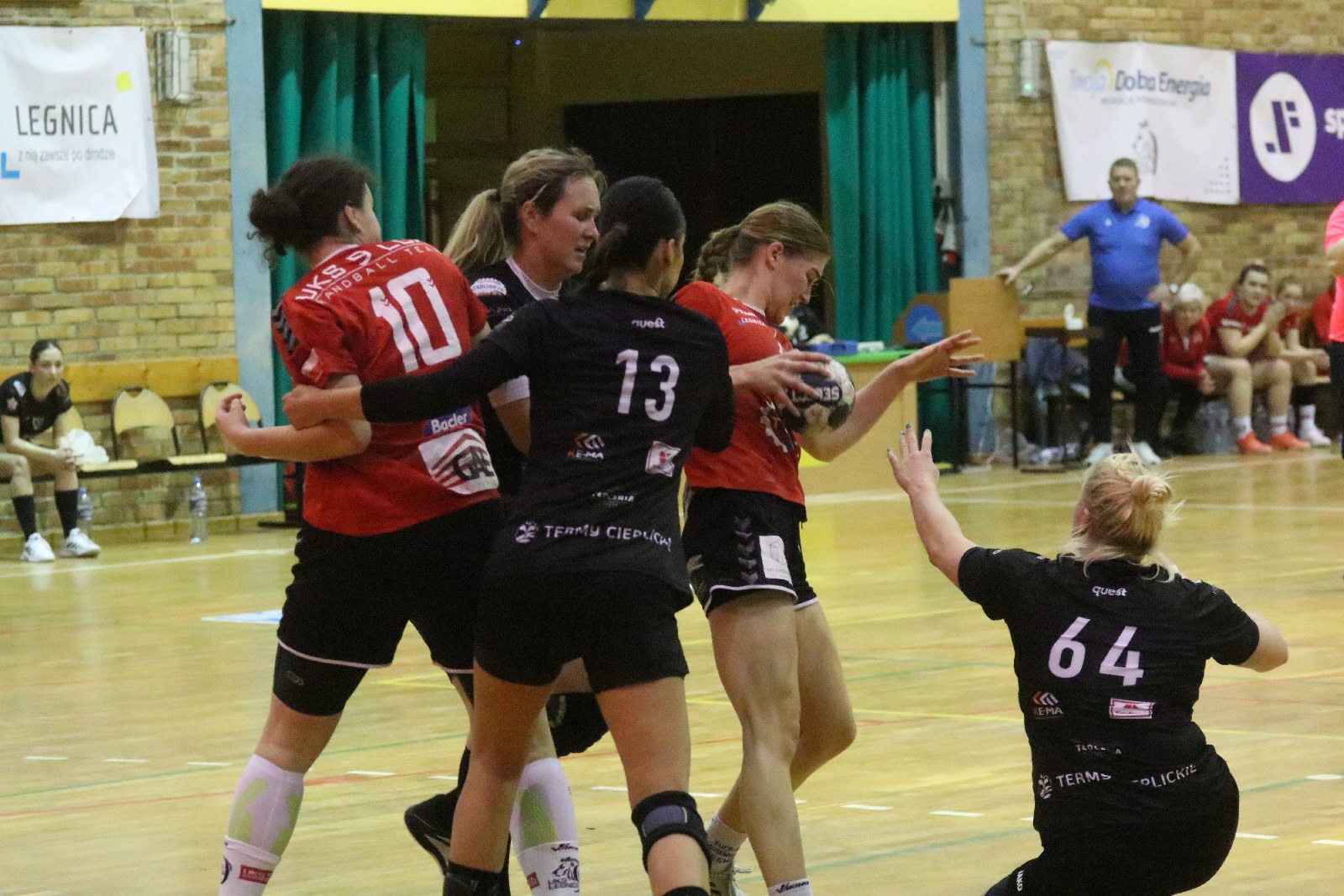Dziewiątka Legnica przegrała z Karkonoszami Jelenia Góra