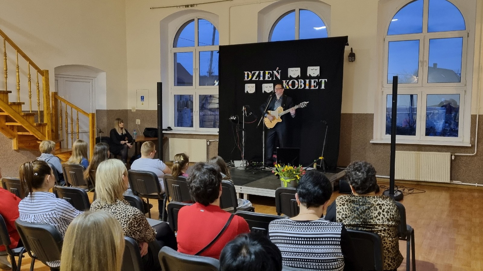 Dzień Kobiet w Bieniowicach. O dziewczynach dla dziewczyn śpiew