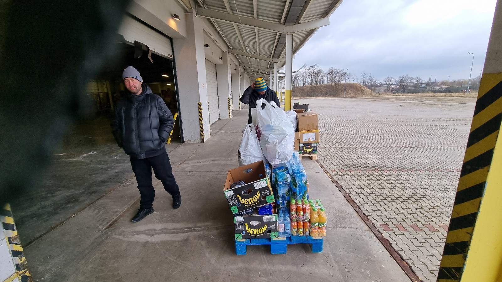 Legniczanie działają. Pomoc płynie z wszystkich stron