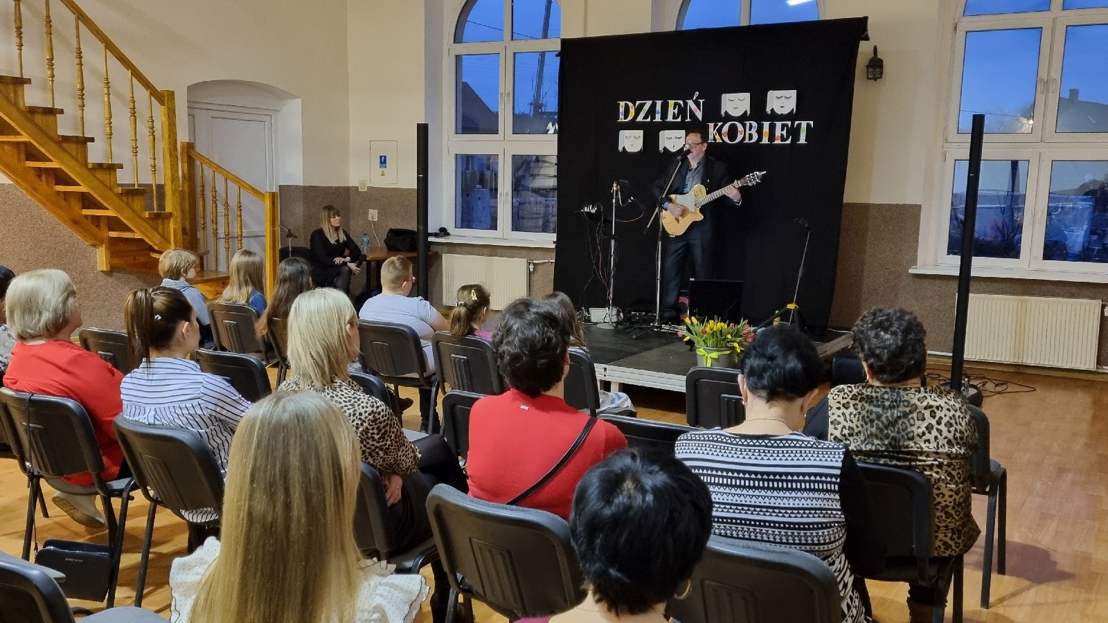 Dzień Kobiet w Bieniowicach. O dziewczynach dla dziewczyn śpiew