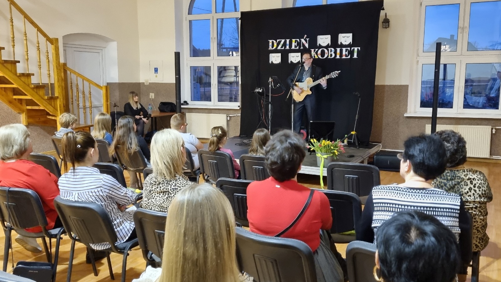 Dzień Kobiet w Bieniowicach. O dziewczynach dla dziewczyn śpiew