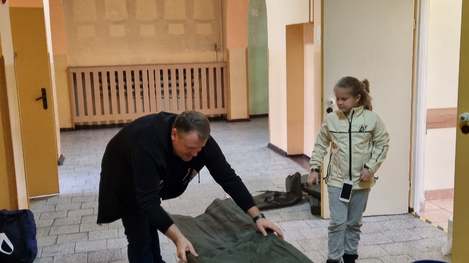 Legniczanie działają. Pomoc płynie z wszystkich stron