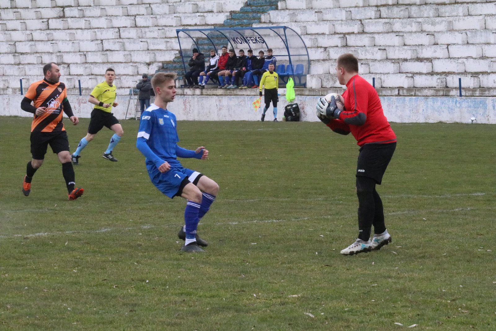 Konfeks Legnica pewnie wygrywa z LZS Byczyną