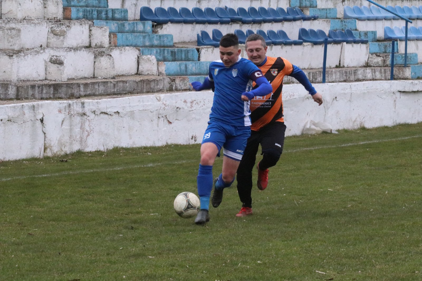 Konfeks Legnica pewnie wygrywa z LZS Byczyną